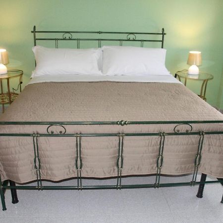 Montesilvano Marina Ari B&B מראה חיצוני תמונה